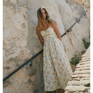 simple backless lace wedding dress Classic Beach Long Sleevess Backless Lace Beach Wedding Dress Simple Summer Casual Bridal Gowns Online main image 1